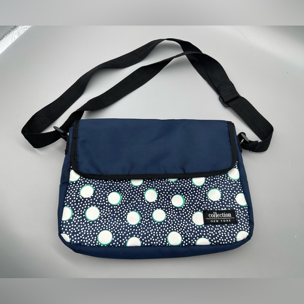 Collection NEW YORK Woman’s Smaller Messenger Crossbody Bag, Purse